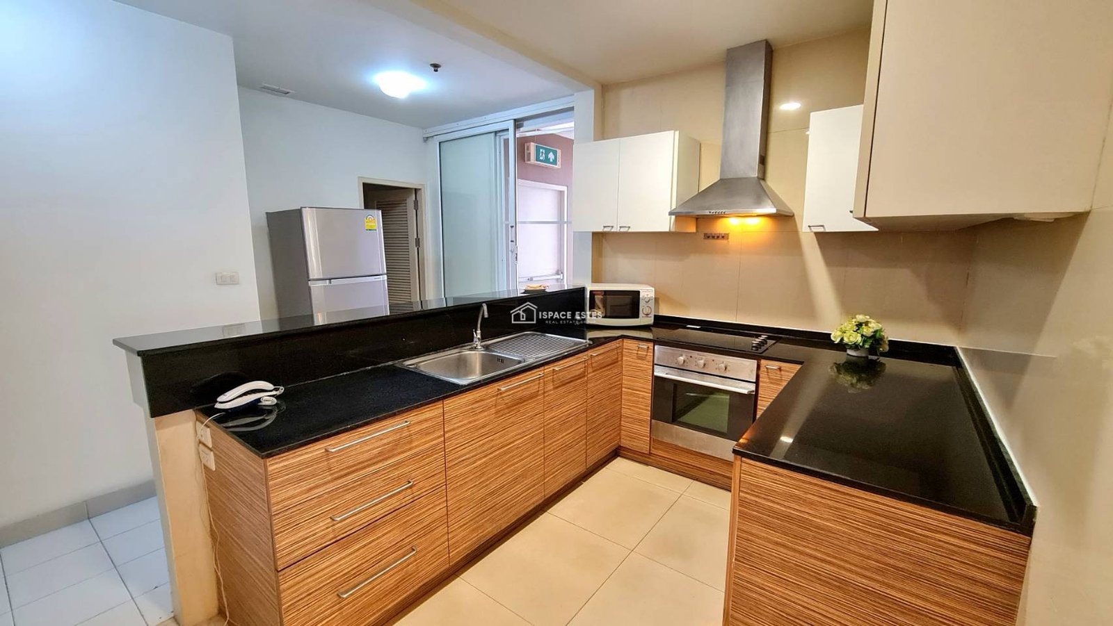 ให้เช่า Luxury Apartment ในสุขุมวิท 39 ชั้น16 ขนาด 291 ตร.ม 3 ห้องนอน 3 ห้องน้ำ ตกแต่งอย่างหรูหรา พร้อมเฟอร์นิเจอร์ครบครันพร้อมอยู่