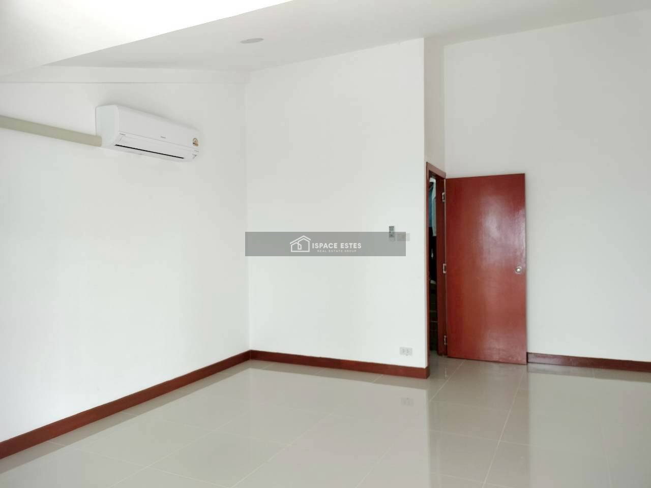 ให้เช่าทาวน์เฮ้าส์ 3 ชั้น ทองหล่อ ขนาด 24 ตารางวา พื้นที่ใช้สอย 300 ตารางเมตร ใกล้รถไฟฟ้า BTS สถานีทองหล่อ