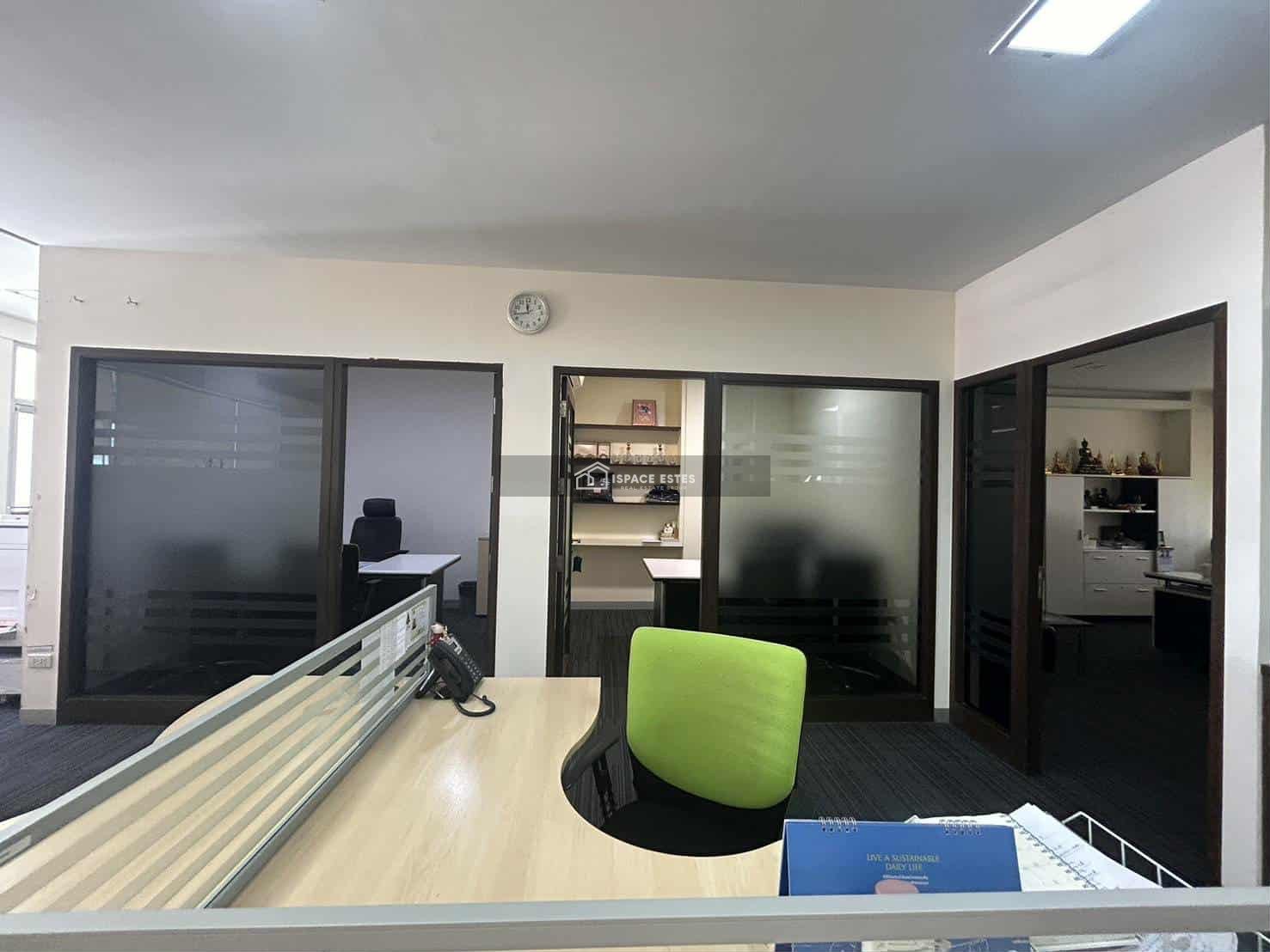 ให้เช่าพื้นที่สำนักงาน ชั้น 5 (ทั้งชั้น) พื้นที่ใช้สอย 264 ตร.ม ซอยสันติภาพ ใกล้สถานทูตรัสเซีย ใกล้รถไฟฟ้า BTS สถานีช่องนนทรี และ MRT สามย่าน