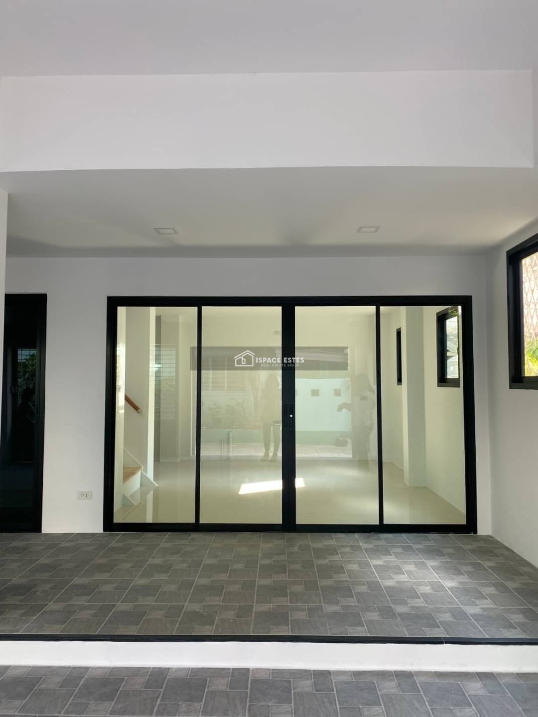 ขาย Home Office สร้างใหม่ 3 ชั้น ซอยราชพฤกษ์ สุขุมวิท 65 ที่ดิน 30 ตร.ว พื้นที่ใช้สอย 300 ตร.ม เดินทางสะดวก ใกล้รถไฟฟ้า BTS สถานีเอกมัย