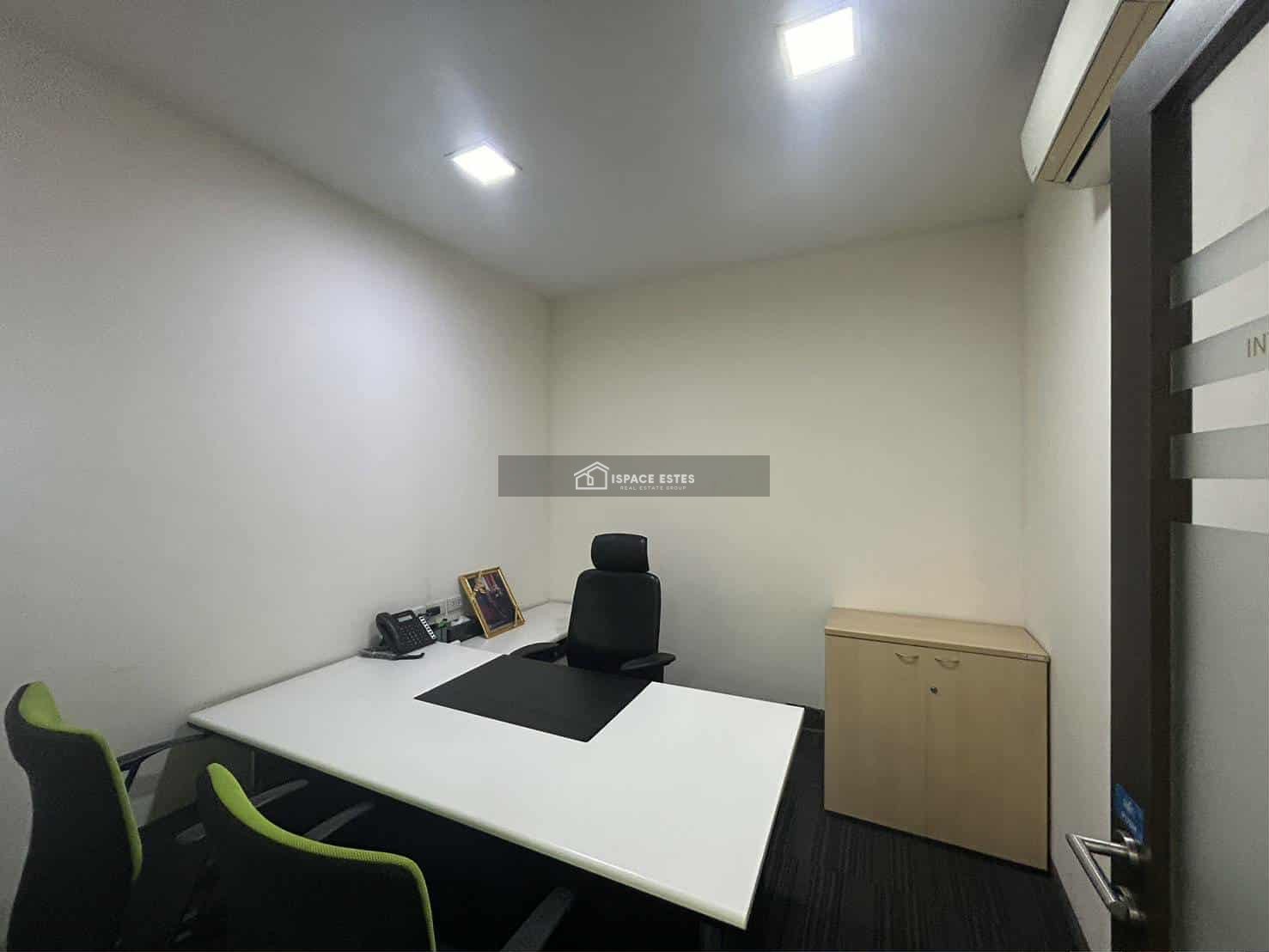 ให้เช่าพื้นที่สำนักงาน ชั้น 5 (ทั้งชั้น) พื้นที่ใช้สอย 264 ตร.ม ซอยสันติภาพ ใกล้สถานทูตรัสเซีย ใกล้รถไฟฟ้า BTS สถานีช่องนนทรี และ MRT สามย่าน