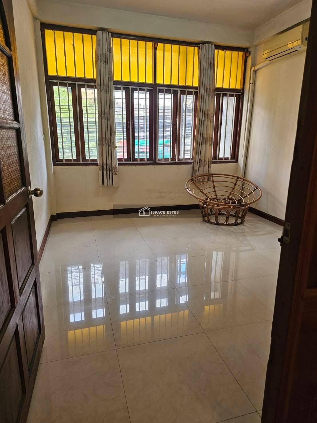 ขาย/เช่า อาคารพาณิชย์ 4 ชั้น เนื้อที่ 15 ตร.ว ติดริมถนน ทำเลทองย่านห้วยขวาง