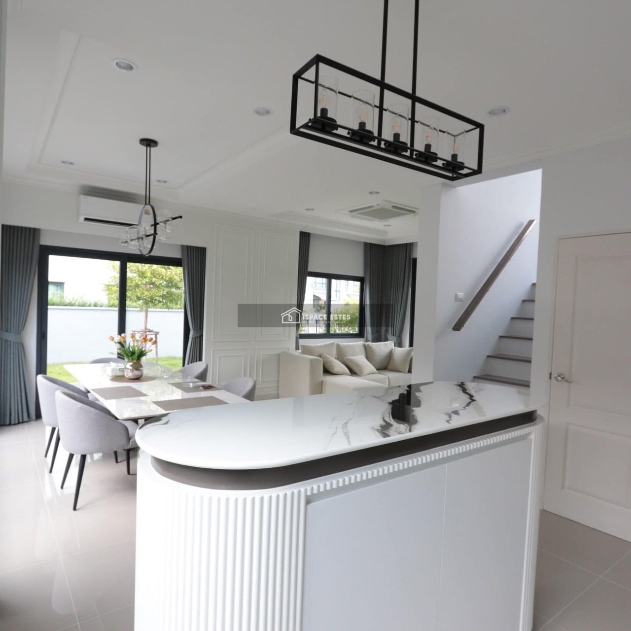 ให้เช่าบ้านเดี่ยว Grande Pleno สุขุมวิท-บางนา เนื้อที่ 64.3 ตร.ว พื้นที่ใช้สอย 161 ตร.ม เฟอร์นิเจอร์ครบพร้อมอยู่ ห่างจากเมกะ บางนา เพียง 5 นาที