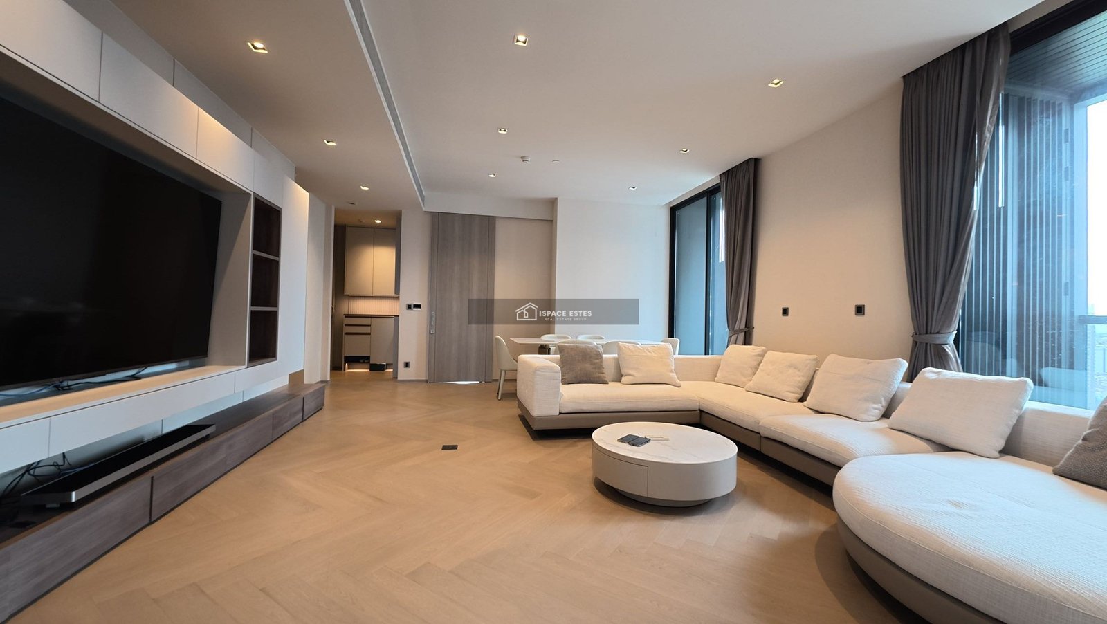 ขาย/เช่า คอนโด The Reserve Sathorn 182 ตร.ม ชั้น 23 คอนโด High Rise ย่านสาทร ในซอยสวนพลู ยูนิตน้อยเป็นส่วนตัว ใกล้รถไฟฟ้า BTS ช่องนนทรี , BTS ศาลาแดง และ MRT ลุมพินี