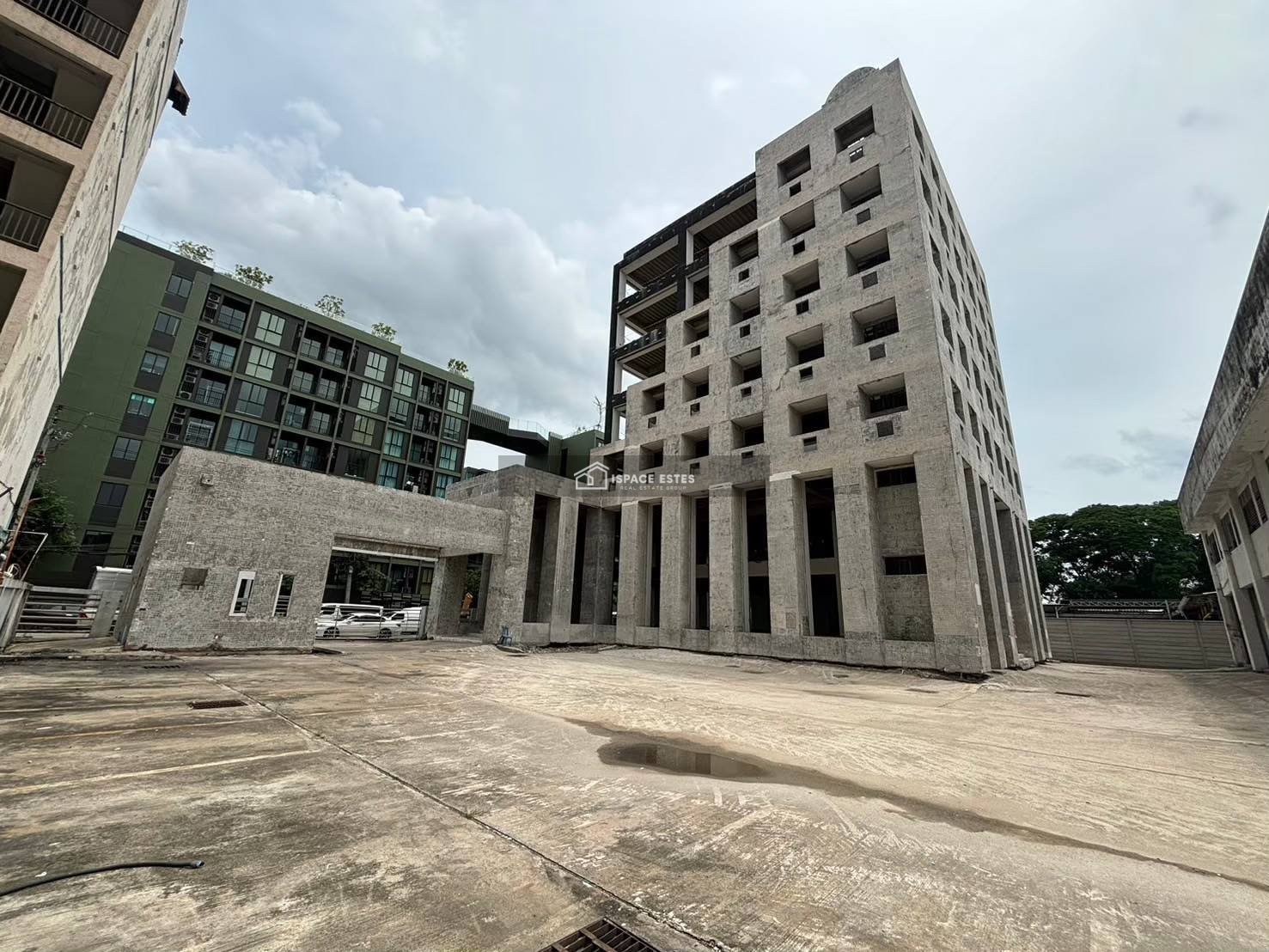 ขาย/เช่า อาคารพาณิชย์  7ชั้น พร้อมโกดัง  ศรีนครินทร์ (ซอยสุภาพงษ์) ที่ดิน 1 ไร่ 2 งาน พื้นที่ใช้สอย 5,784 ตร.ม ใกล้ซีคอนสแควร์และรถไฟฟ้าสายสีเหลือง  สถานีศรีนครินทร์