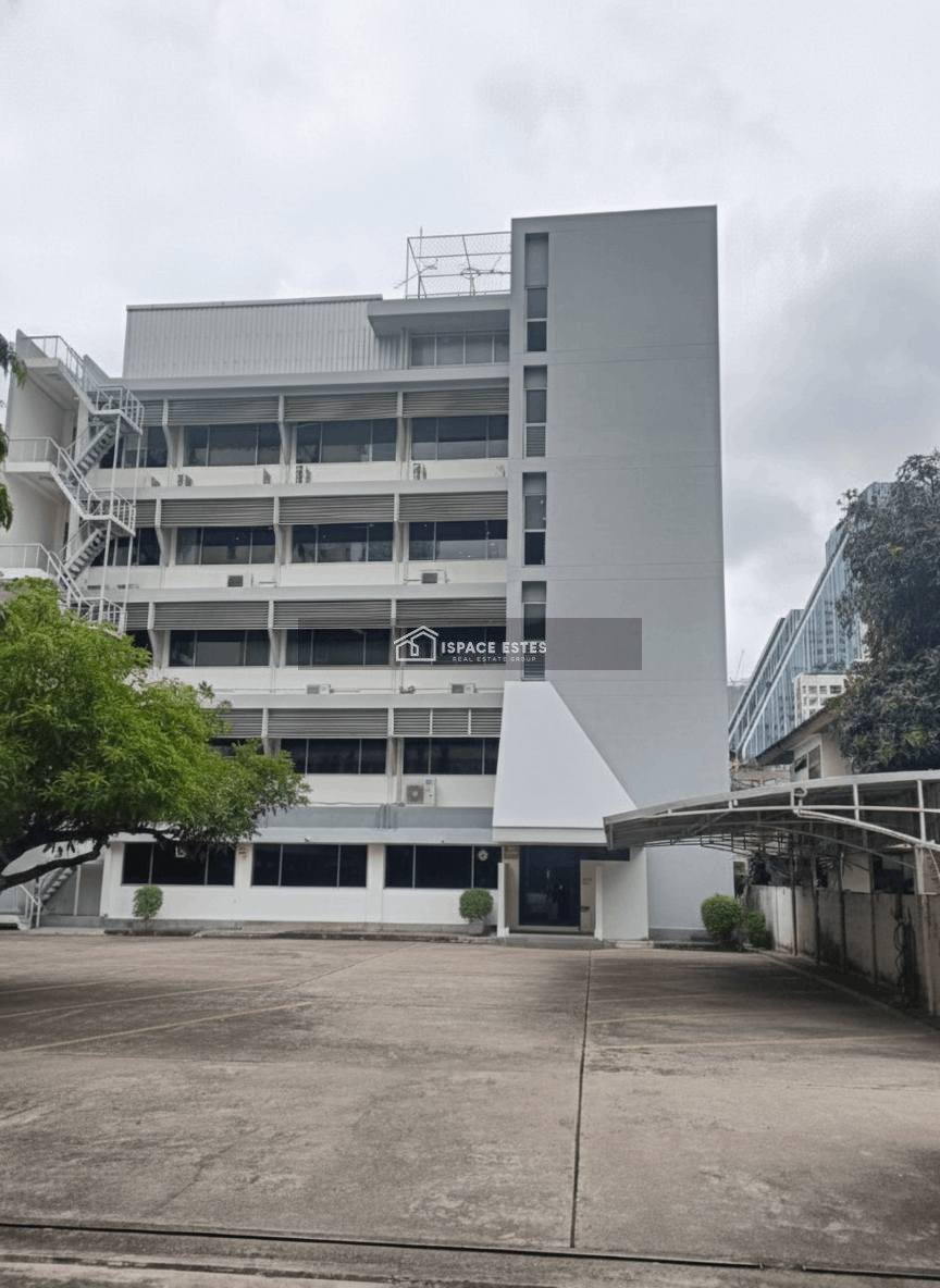 ให้เช่าพื้นที่สำนักงาน ชั้น 5 (ทั้งชั้น) พื้นที่ใช้สอย 264 ตร.ม ซอยสันติภาพ ใกล้สถานทูตรัสเซีย ใกล้รถไฟฟ้า BTS สถานีช่องนนทรี และ MRT สามย่าน