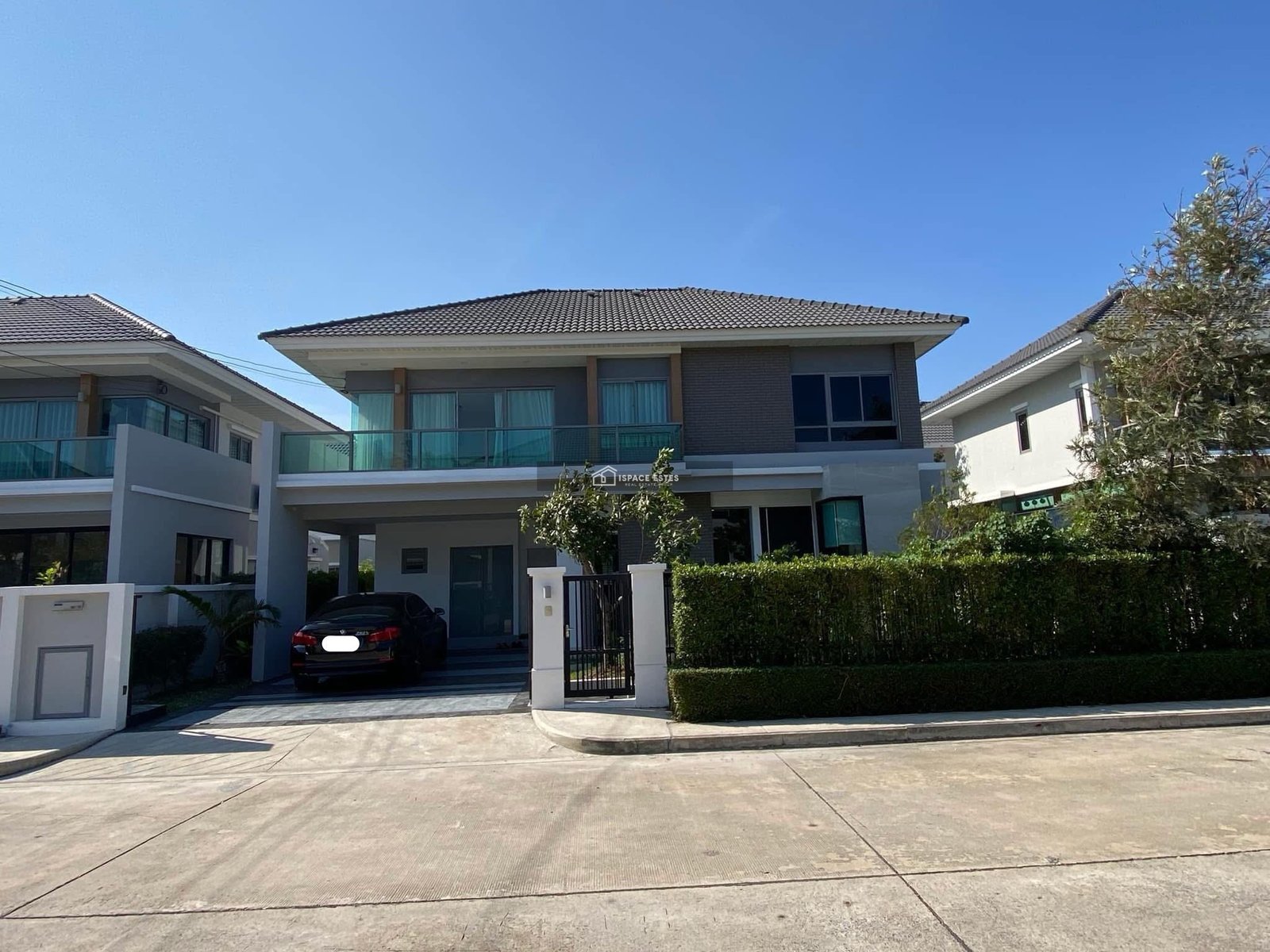 ให้เช่าบ้านเดี่ยว 2 ชั้น โครงการ Perfect Residence สุขุมวิท 77 พื้นที่ 66 ตรว. พื้นที่ใช้สอย 226 ตร.ม  หลังใหญ่ เฟอร์ครบ หิ้วกระเป๋าเข้าอยู่ได้เลย