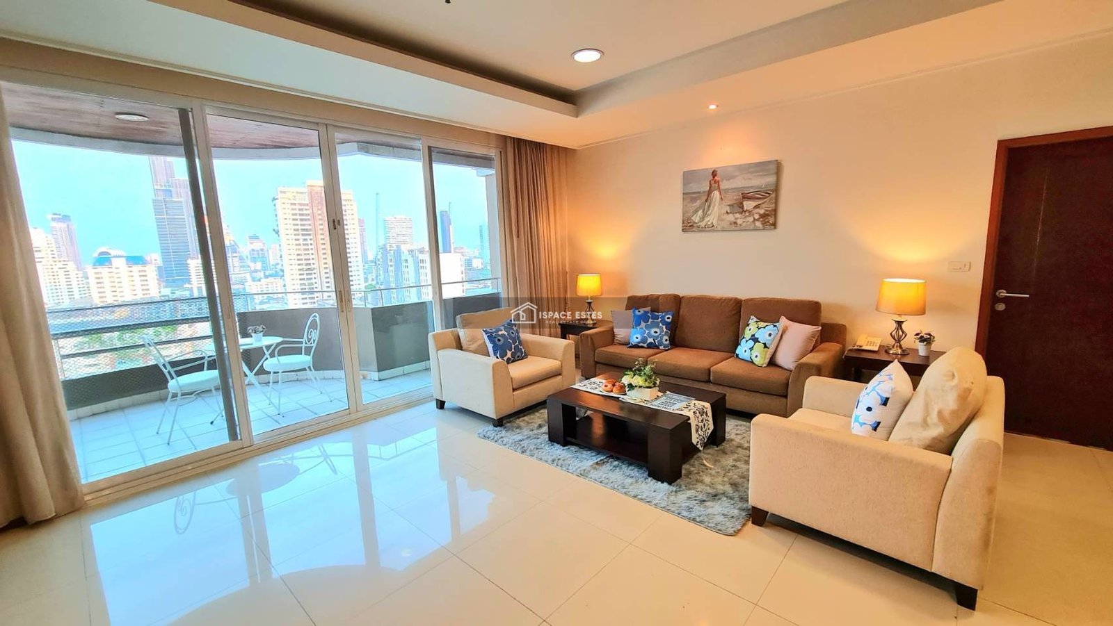 ให้เช่า Luxury Apartment ในสุขุมวิท 39 ชั้น16 ขนาด 291 ตร.ม 3 ห้องนอน 3 ห้องน้ำ ตกแต่งอย่างหรูหรา พร้อมเฟอร์นิเจอร์ครบครันพร้อมอยู่